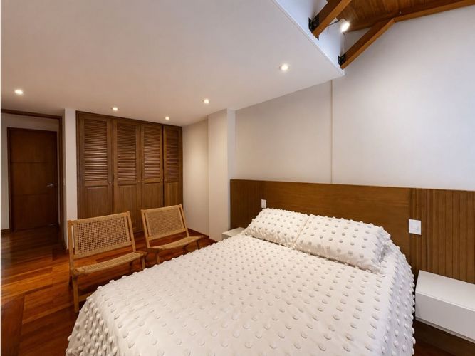 Apartamento de 3 alcobas en venta en Los Rosales, Bogotá, 145 m² · foto 18 de 20