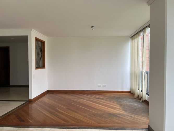 Apartamento de 3 alcobas en venta en El Poblado, Medellín, 227 m² · foto 13 de 16