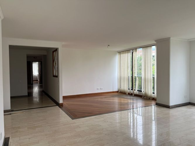 Apartamento de 3 alcobas en venta en El Poblado, Medellín, 227 m² · foto 4 de 16