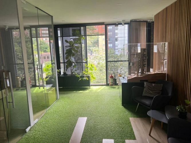 Oficina en venta en El Poblado, Medellín, 210 m² · foto 3 de 16