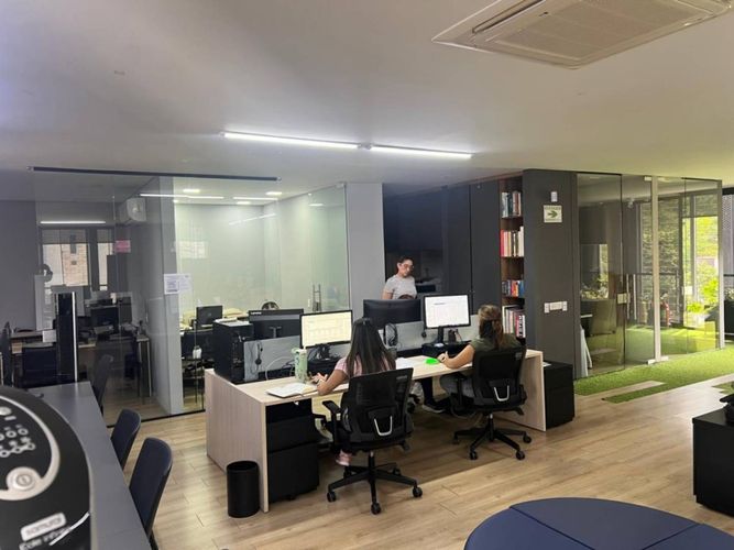 Oficina en venta en El Poblado, Medellín, 210 m² · foto 4 de 16