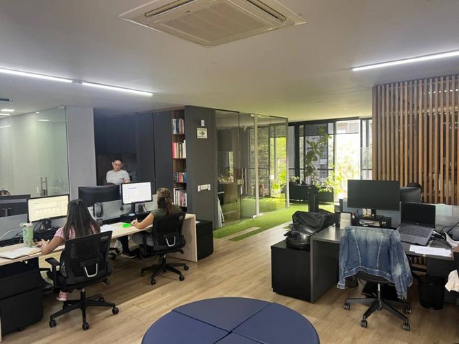 Oficina en venta en El Poblado, Medellín, 210 m² · foto 5 de 16