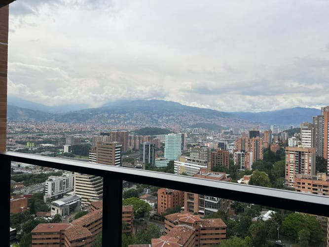 Apartamento de 2 alcobas en arriendo en El Poblado, Medellín, 88 m² · foto 3 de 24