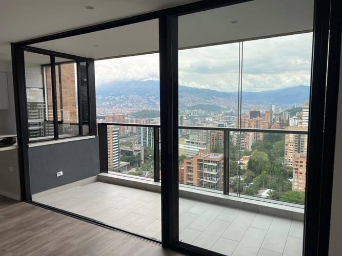 Apartamento de 2 alcobas en arriendo en El Poblado, Medellín, 88 m² · foto 4 de 24