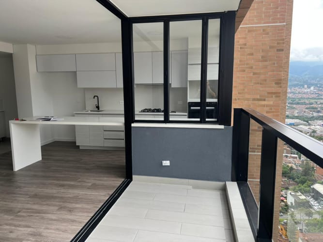 Apartamento de 2 alcobas en arriendo en El Poblado, Medellín, 88 m² · foto 12 de 24