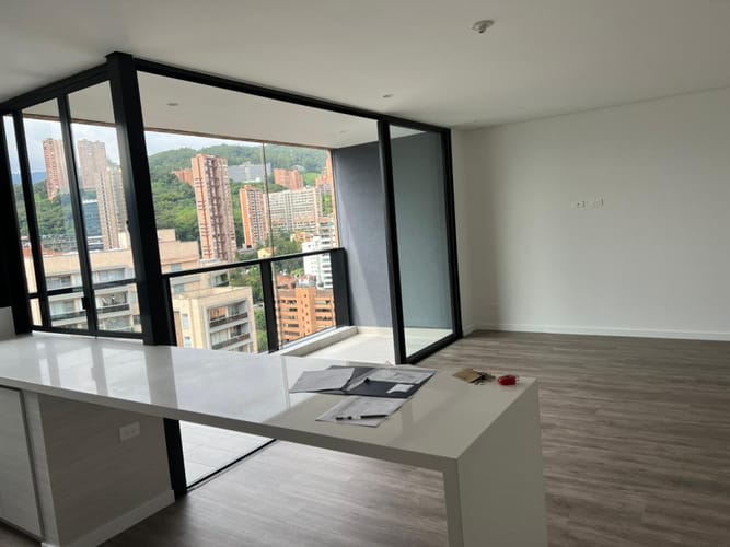 Apartamento de 2 alcobas en arriendo en El Poblado, Medellín, 88 m² · foto 13 de 24