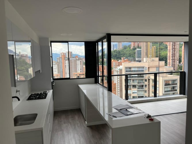 Apartamento de 2 alcobas en arriendo en El Poblado, Medellín, 88 m² · foto 14 de 24