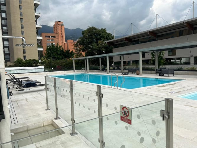 Apartamento de 2 alcobas en arriendo en El Poblado, Medellín, 88 m² · foto 19 de 24