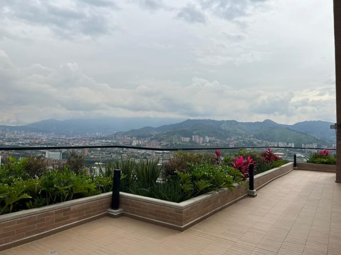 Apartamento de 2 alcobas en arriendo en El Poblado, Medellín, 88 m² · foto 21 de 24