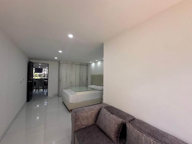 Apartamento de 3 alcobas en arriendo en El Poblado, Medellín, 320 m² · foto 10 de 19