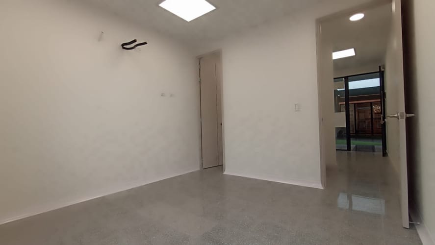 Local en arriendo en Los Colores, Medellín, 25 m² · foto 4 de 12