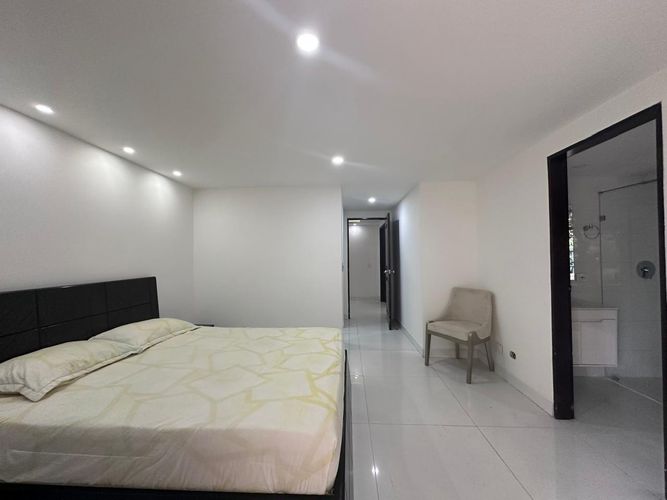 Apartamento de 3 alcobas en venta en El Poblado, Medellín, 320 m² · foto 12 de 19