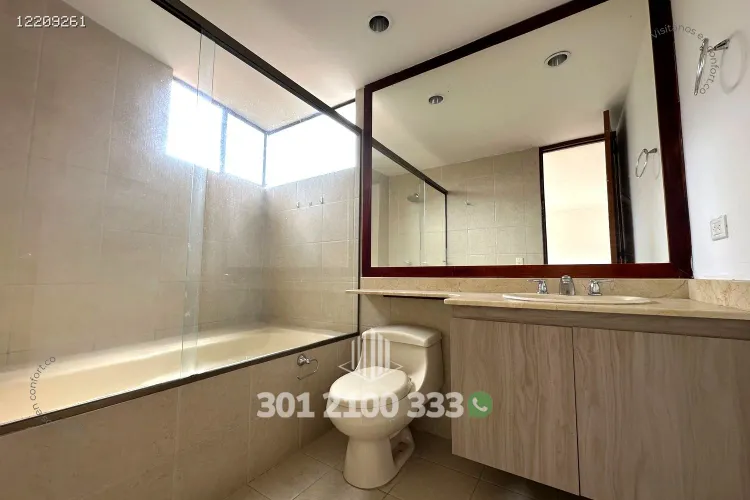 Apartamento de 3 alcobas en arriendo en El Poblado, Medellín, 126 m² · foto 19 de 24