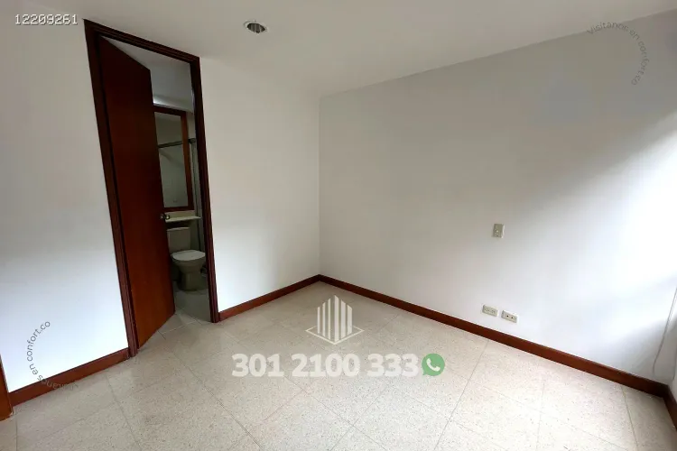 Apartamento de 3 alcobas en arriendo en El Poblado, Medellín, 126 m² · foto 23 de 24