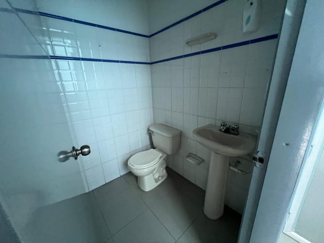 Local en arriendo en Sector Plaza De Bolivar, Pereira, 1128 m² · foto 5 de 15