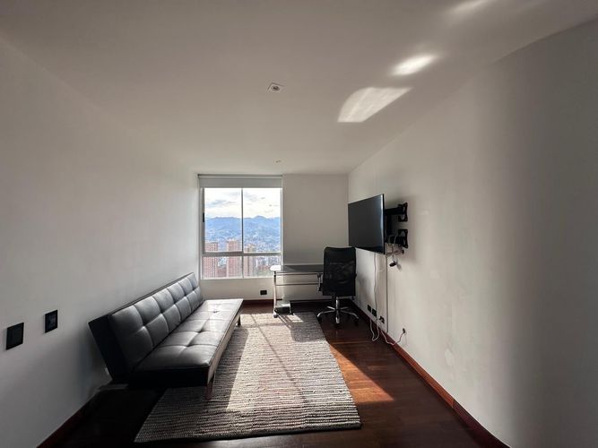 Apartamento de 2 alcobas en arriendo en El Poblado, Medellín, 106 m² · foto 13 de 17