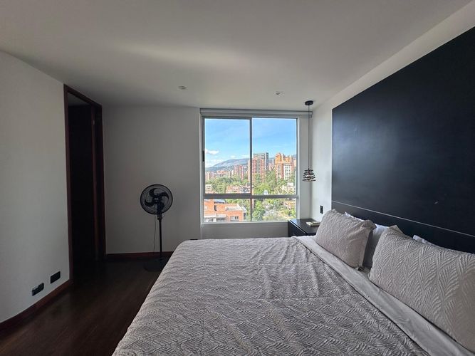 Apartamento de 2 alcobas en arriendo en El Poblado, Medellín, 106 m² · foto 11 de 17