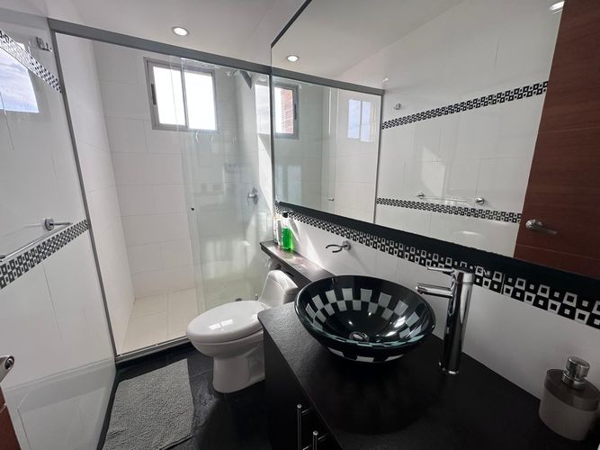 Apartamento de 2 alcobas en arriendo en El Poblado, Medellín, 106 m² · foto 17 de 17