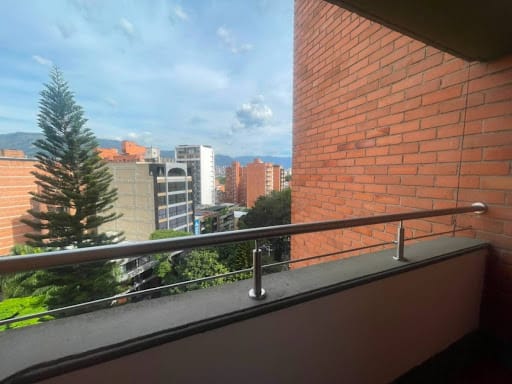 Apartamento de 3 alcobas en arriendo en Lorena, Medellín, 72 m² · foto 3 de 12
