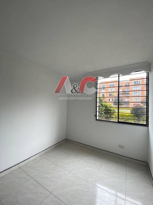 Apartamento de 3 alcobas en venta en Conjunto Residencial Prados Reserva De Madrid, Madrid, 65 m² · foto 9 de 18