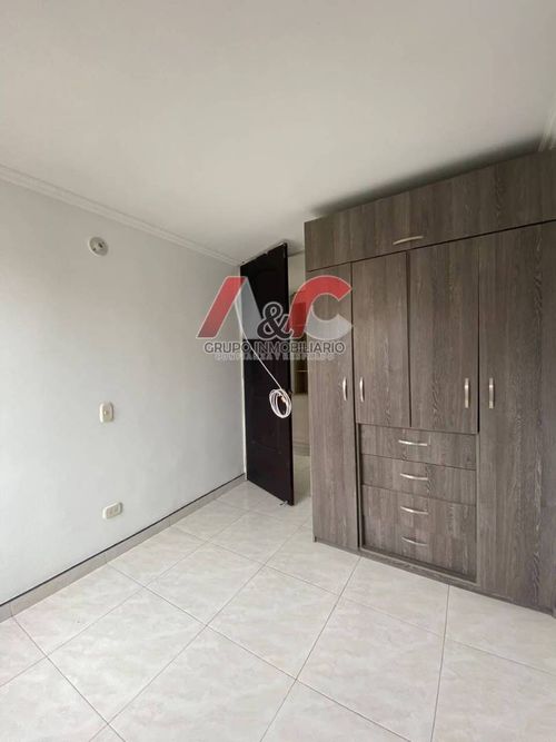 Apartamento de 3 alcobas en venta en Conjunto Residencial Prados Reserva De Madrid, Madrid, 65 m² · foto 10 de 18