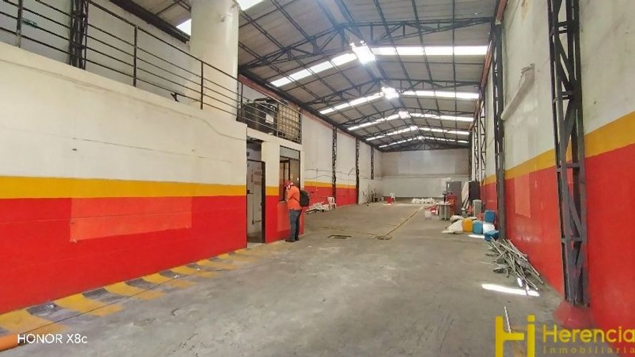 Bodega en arriendo en Boston, Medellín, 357 m² · foto 6 de 7