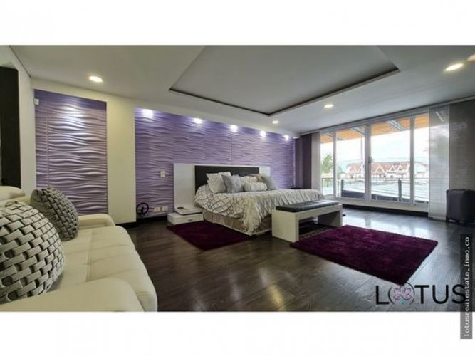 Casa de 6 alcobas en venta en San Jose De Bavaria, Bogotá, 778 m² · foto 3 de 24