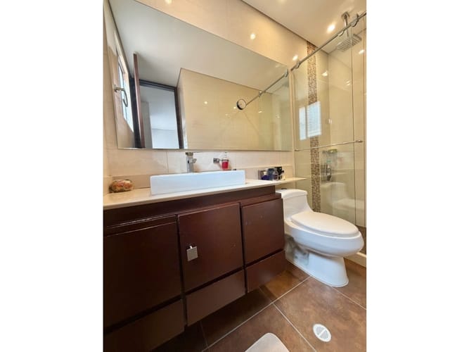 Apartamento de 3 alcobas en venta en Chicó Navarra, Bogotá, 260 m² · foto 13 de 15