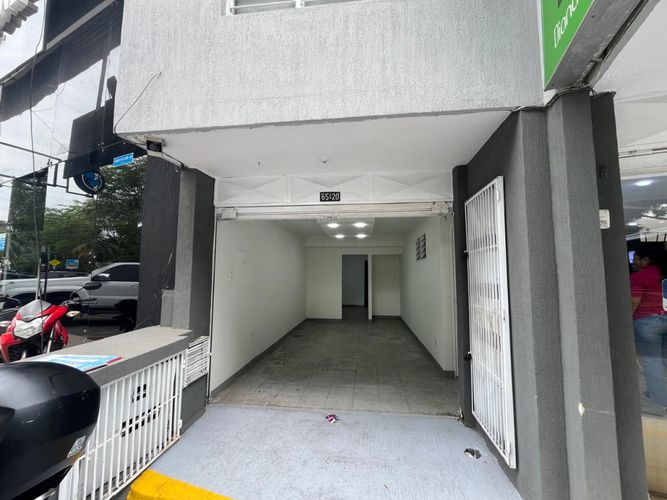 Local en arriendo en El Limonar, Cali, 34 m² · foto 3 de 12