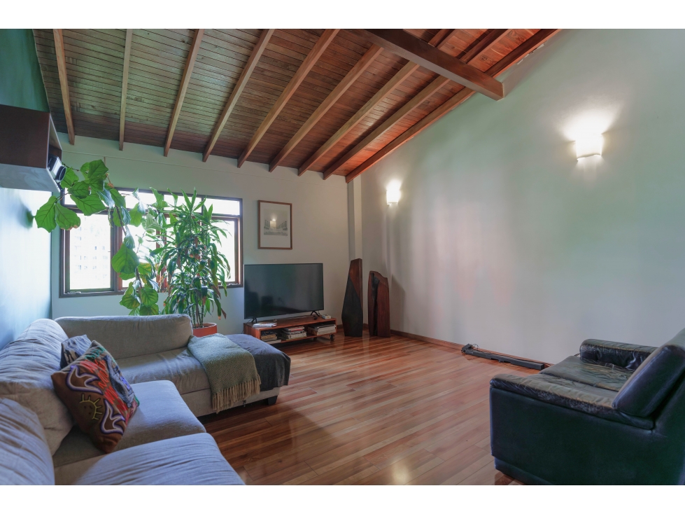Apartamento en arriendo en Castropol, Medellín · foto 3 de 9