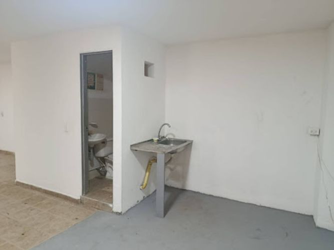 Bodega en arriendo en Trinidad, Medellín, 165 m² · foto 9 de 12