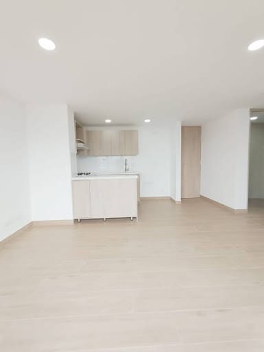 Apartamento de 3 alcobas en venta en Loma De San Jose, Sabaneta, 72 m² · foto 3 de 17