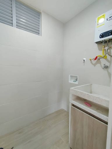 Apartamento de 3 alcobas en venta en Loma De San Jose, Sabaneta, 72 m² · foto 5 de 17
