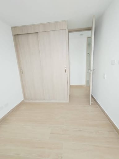 Apartamento de 3 alcobas en venta en Loma De San Jose, Sabaneta, 72 m² · foto 7 de 17