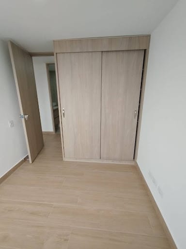 Apartamento de 3 alcobas en venta en Loma De San Jose, Sabaneta, 72 m² · foto 14 de 17