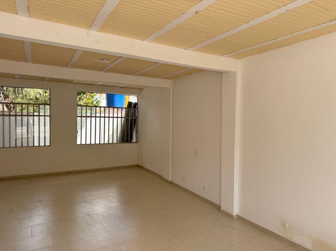 Casa de 3 alcobas en venta en El Portal, Ricaurte, 280 m² · foto 2 de 20