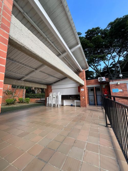 Casa de 3 alcobas en venta en Valle Del Lili, Cali, 126 m² · foto 2 de 24
