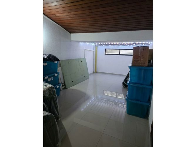 Bodega en venta en Camino Real, Cali, 228 m² · foto 2 de 10