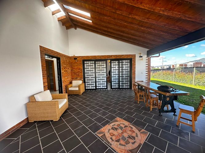 Casa de 3 alcobas en venta en Campo Alegre, El Carmen de Viboral, 630 m² · foto 3 de 21