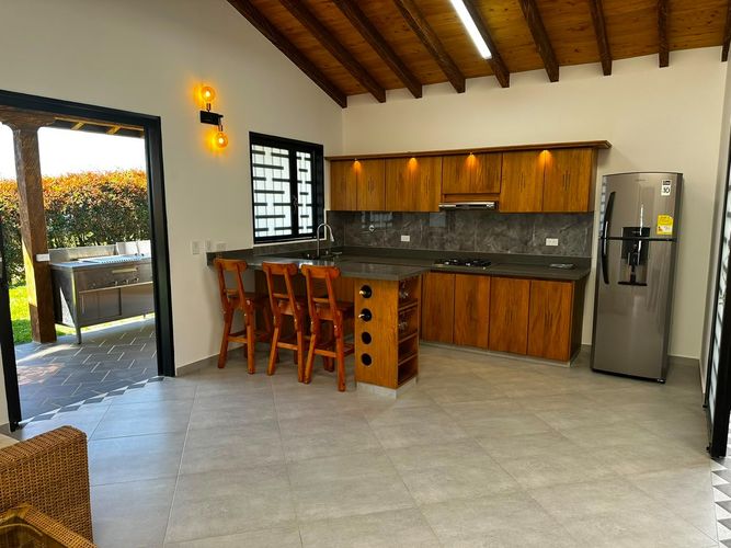 Casa de 3 alcobas en venta en Campo Alegre, El Carmen de Viboral, 630 m² · foto 2 de 21