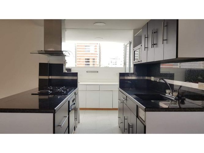 Apartamento de 3 alcobas en arriendo en Los Parra, Medellín, 150 m² · foto 5 de 24