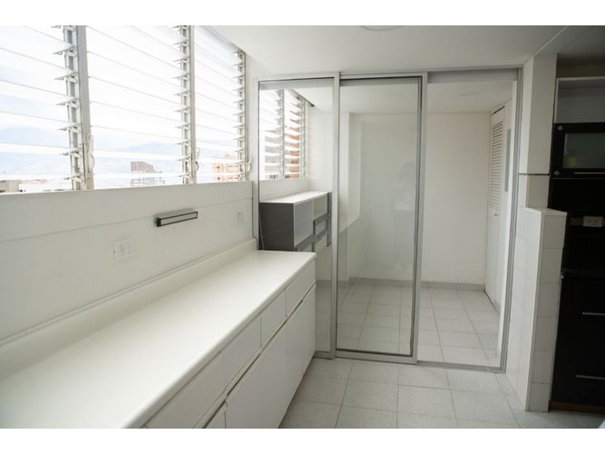 Apartamento de 3 alcobas en arriendo en Los Parra, Medellín, 150 m² · foto 19 de 24