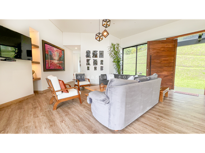 Casa de 4 alcobas en venta en Pantanillo, El Retiro, 417 m² · foto 2 de 19