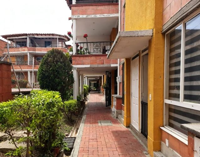 Casa de 3 alcobas en venta en Niquia, Bello, 79 m² · foto 3 de 24