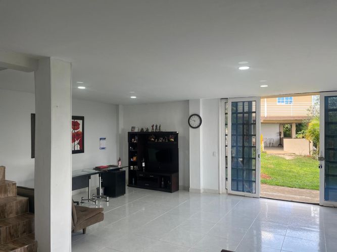 Casa de 5 alcobas en venta en La Buitrera, Cali, 300 m² · foto 7 de 16