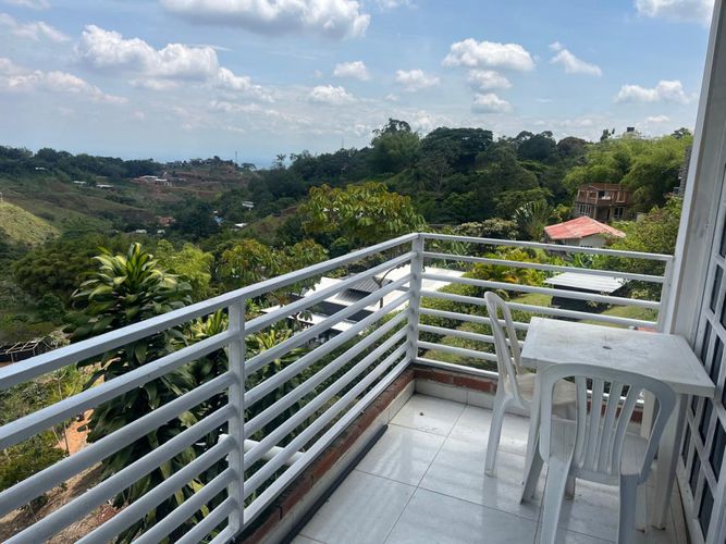 Casa de 5 alcobas en venta en La Buitrera, Cali, 300 m² · foto 8 de 16
