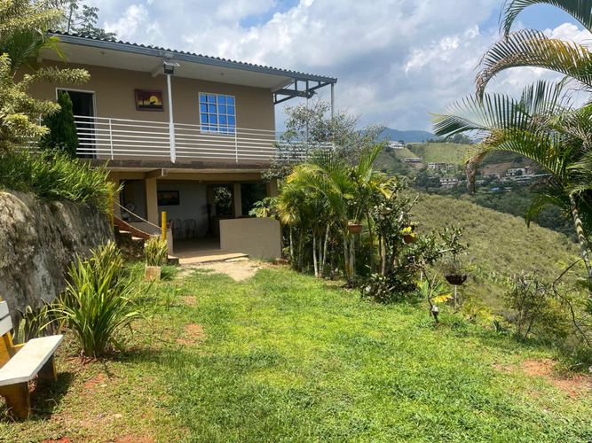 Casa de 5 alcobas en venta en La Buitrera, Cali, 300 m² · foto 13 de 16
