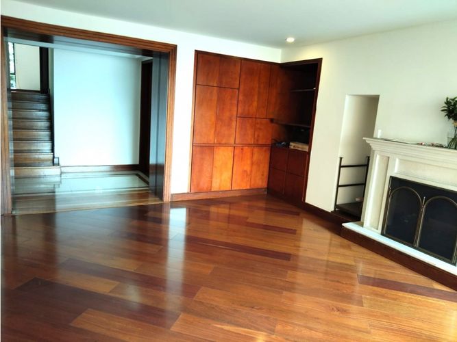 Apartamento de 3 alcobas en venta en Los Rosales, Bogotá, 190 m² · foto 4 de 24