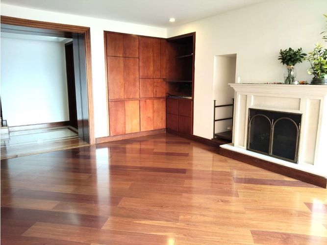 Apartamento de 3 alcobas en venta en Los Rosales, Bogotá, 190 m² · foto 5 de 24