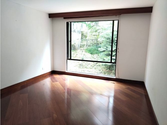 Apartamento de 3 alcobas en venta en Los Rosales, Bogotá, 190 m² · foto 7 de 24